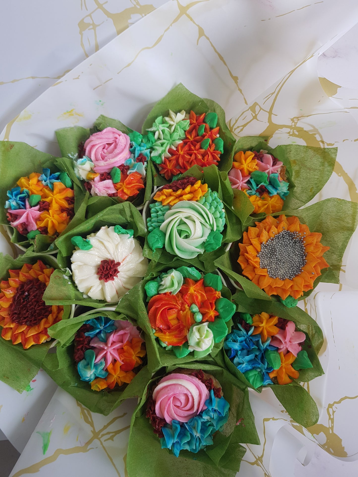 Eggless 12 Cupcake Bouquet