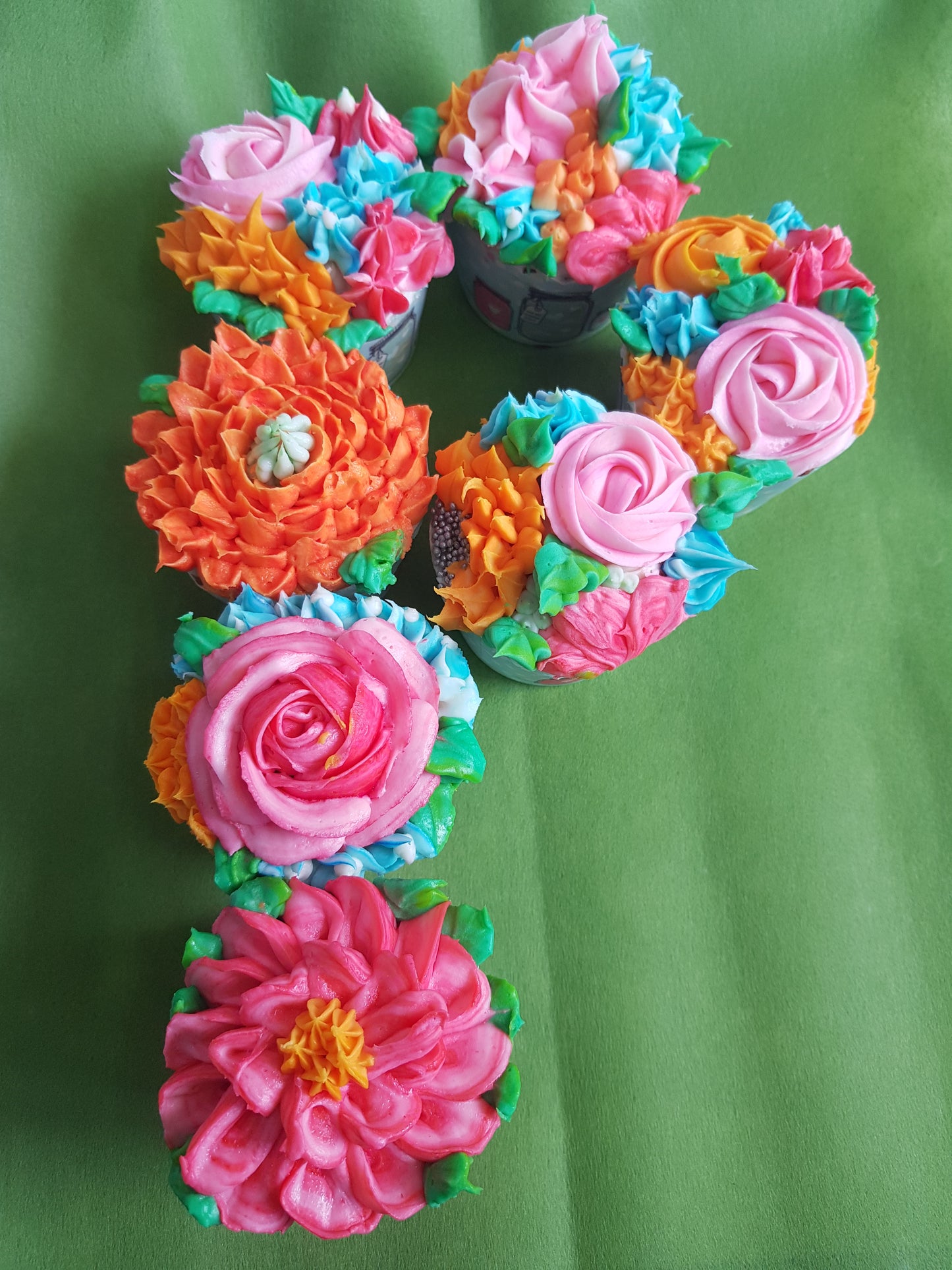 Eggless Single Letter or Number Monogram Floral cupcake