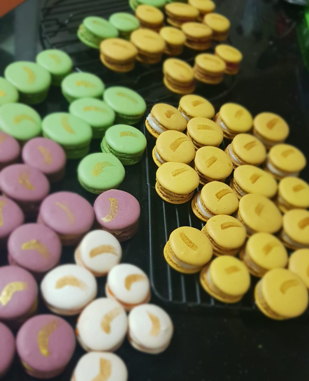 Eggless macarons pack of 6